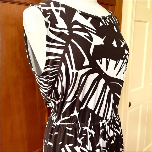 NWT Chico’s Maxi Dress - Picture 3 of 5